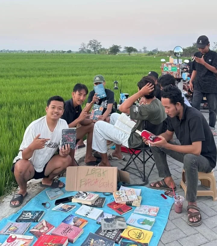 Lapak Baca Gratis, Perlawanan Kecil untuk Menumbuhkan Budaya Literasi